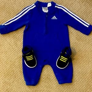 Bundle Adidas Baby Boy Long-sleeve Onesie (6) & Matching Adidas Sneakers (4K)